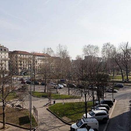 Lovely Flat With Park View Милано Екстериор снимка